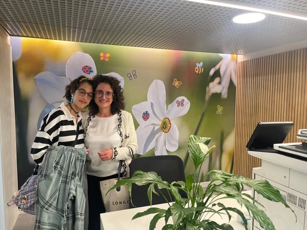 Mu&ntilde;oz Laia. Design de vinyles du centre de consultes externes de sant&eacute; mentale d'Andorre. r&eacute;ception