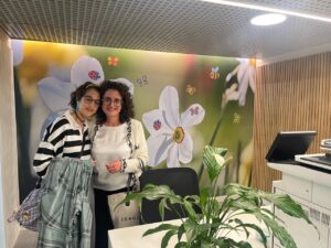 Muñoz Laia. Design de vinyles du centre de consultes externes de santé mentale d'Andorre. réception